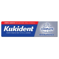 Crema Adesiva per Dentiere Kukident Complete Antibatterico